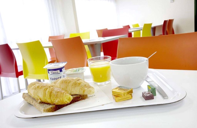 Premiere Classe Niort Est - La Crèche
