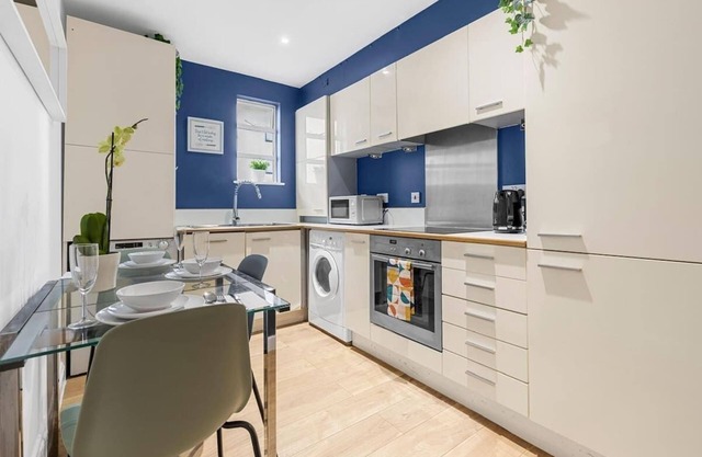 Premium Ealing Living Fast London Airport Access
