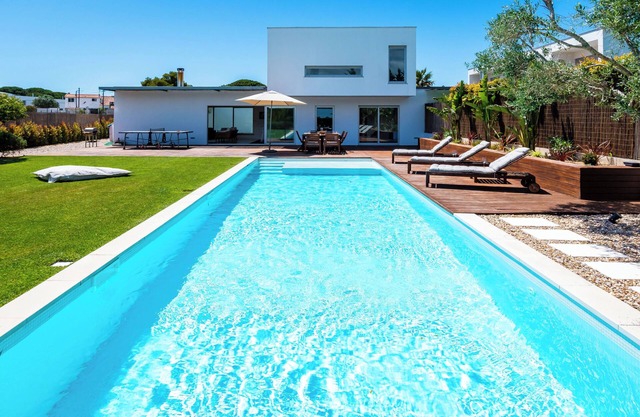 Premium Villa with Private Pool in Aldeia do Meco