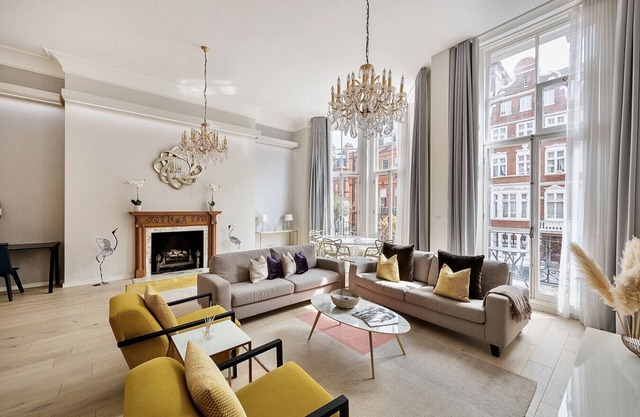 Presidential Residence | 14ft High Ceilings