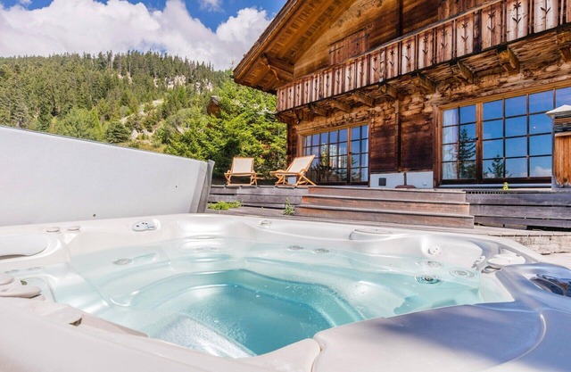 Prestigious chalet at the start of all hikes and access to Crans Montana