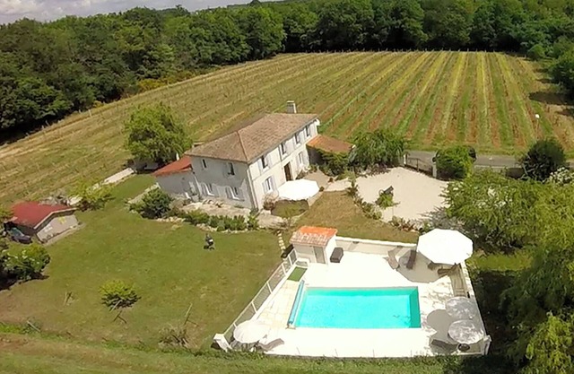 Pretty Charentaise villa with enclosed garden, private heated pool, sleeps 8 + 2