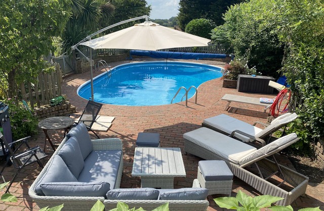 Pretty, Country House and annex, 5 bedrooms for 10 people with Pool in 6 Acres