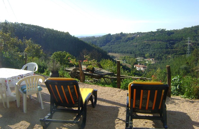 Pretty holiday cottage with private pool, fantastic views sleeps 6, Arganil 7kms