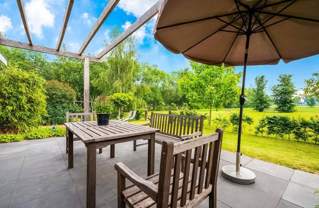 Pretty Holiday Home in Vroomshoop with Garden