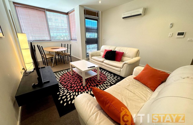 Pretty Penthouse - Close to ANU