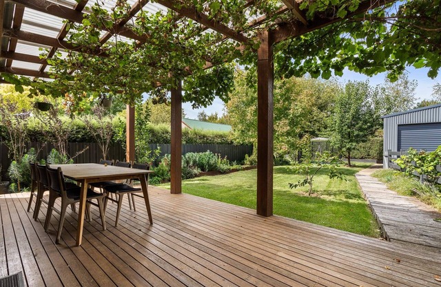 Pretty Prince - Modern 4 Bedroom Home near CBD