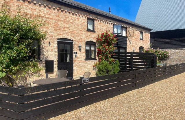 Pretty, Rural Cottage in charming peaceful village