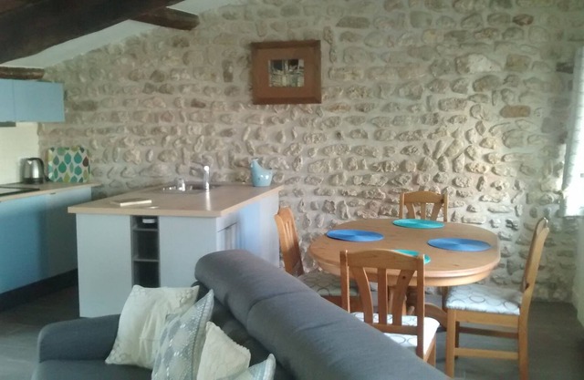 Pretty stone cottage in a picturesque setting