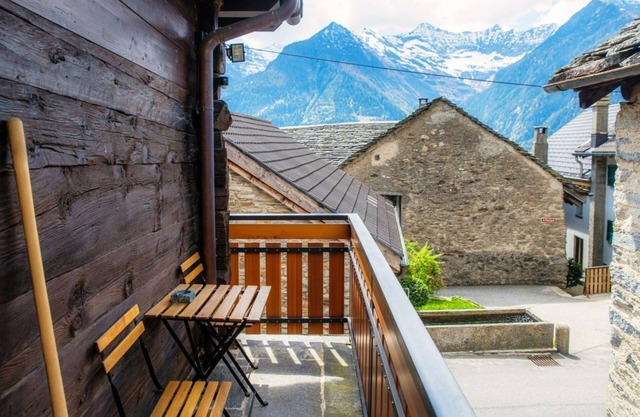 Pretty Typical mountain house in Faido (BAITA DAL GAT)