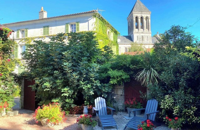 Pretty village house near Brantôme with views of the castle and church.
