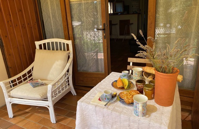 Pretty village house, 2 min walk from Esparron de Verdon lake (2-4 pers)