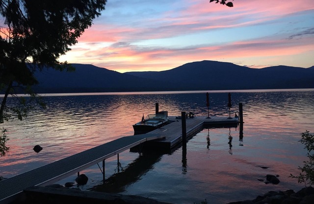 Priest Lake Cabin : Private Dock and Beach : Sleeps 10+ : Pets OK
