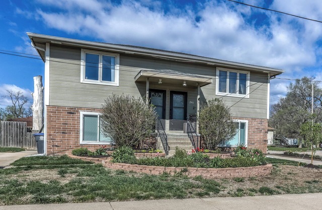 Prime Location Duplex - Steps away from Park and Bob Kerrey Pedestrian Bridge.