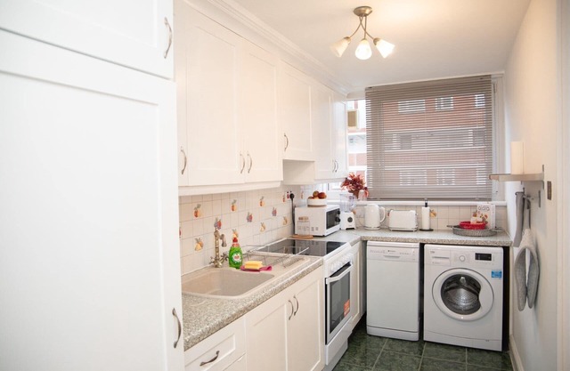 Prime location, lovely and bright one bedroom apartment with free parking!