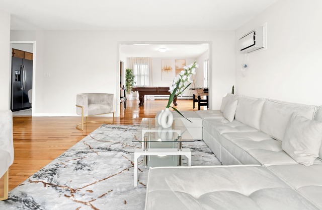 Prime Luxury NYC ft Balcony+Gameroom+Free Parking!