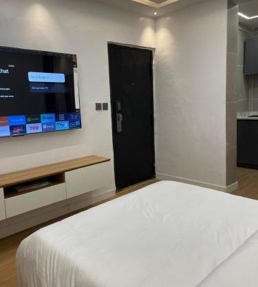 Primes Apartment stylish fully furnished studio apartment offers a comfortable and versatile space for singles and couples and family to relax an unwind