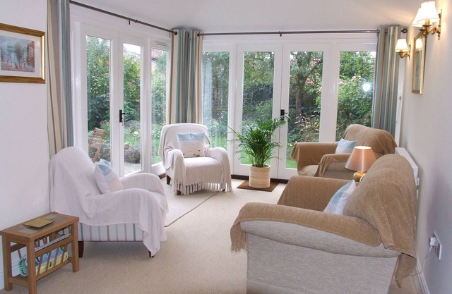 Primrose Cottage- Beautiful period cottage, near the coast, sleeps 7.