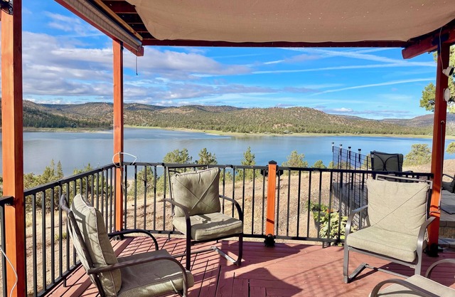 Prineville Reservoir Lake House: Boat Pkg, Kayaks, Paddle Boards, & Beach Access