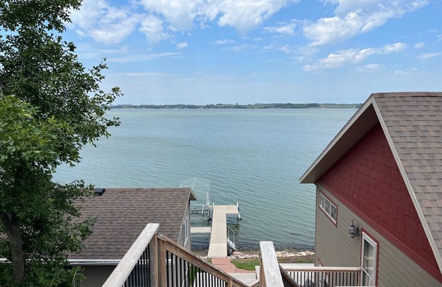 Pristine Lake House on Lake Madison!