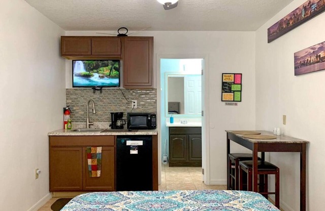 Private 1BR Escape Pet-Friendly & Great Location