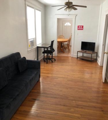 Private 2 bedroom and 1 bathroom house in a quiet area and convenient to NYC bus and train