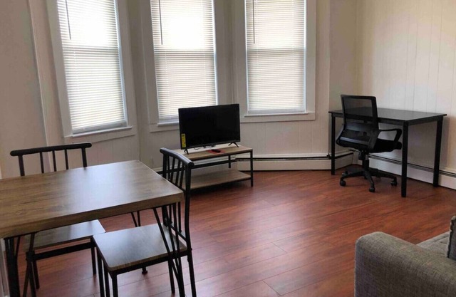 Private 2-bedroom apartment, NYC bus 5-min walk