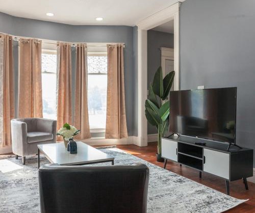 Private 3bd Kingbdpooltablebillstvniagrafall