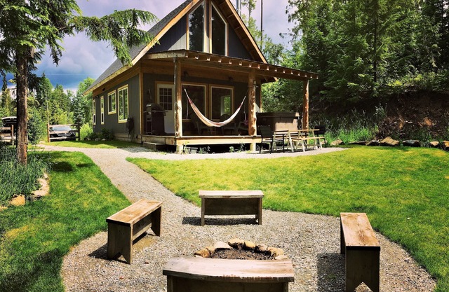 Private and unique chalet at Shuswap- Chalet Two