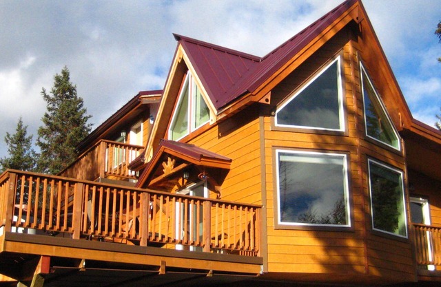 Private Awesome Views Centrally Located Custom Chalet. Bonus: Hot Tub