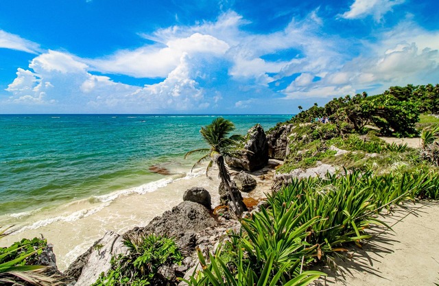 Private bayfront villa with amazing views, pool, dock, palapa hut & W/D