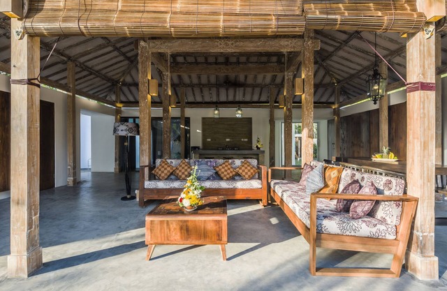 Private beachfront Villas with private pool and huge garden