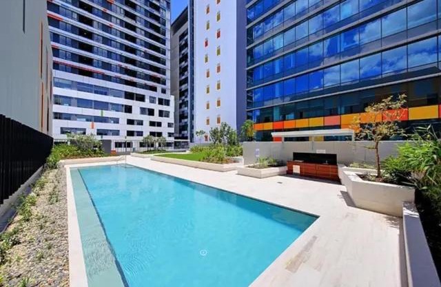 Private Bedroom & Bathroom in Shared Inner Brisbane Apartment