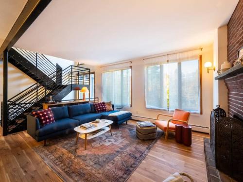 Private Berkshires Home On 5+ Acres Rustic & Chic