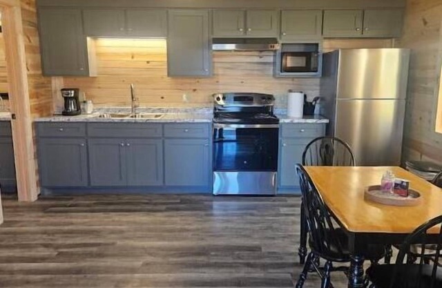 Private Cabin Full Kitchen 2