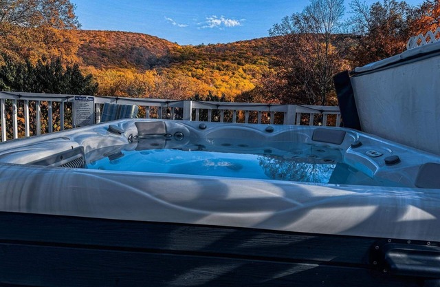 Private Chalet with Mtn views, Pool, Hot Tub, Fire Pits, Game Room & Gym