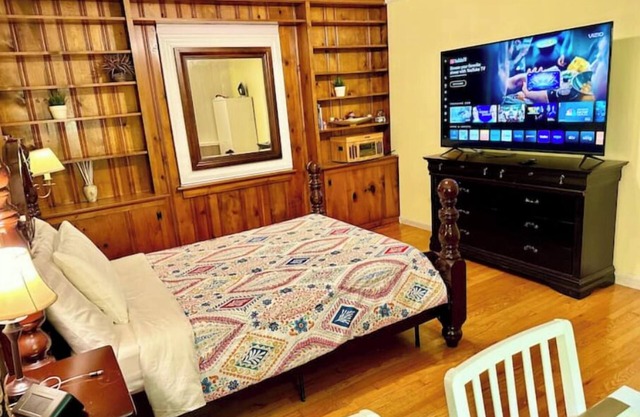 Private, Charm, & Unique Staynn