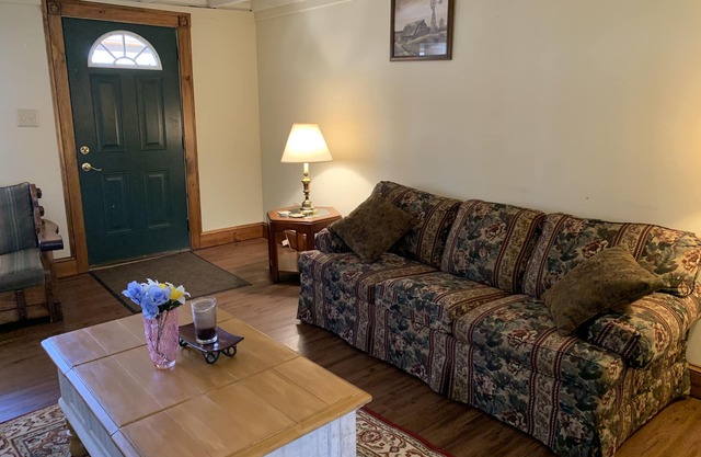 Private cottage on Susquehanna river Very private !