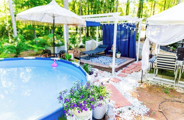 Private & Cozy whole basement suite in peaceful Athens with AC, WiFi, and pool