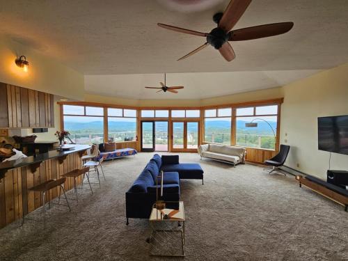 Private deck facing the Green Mountain Valley