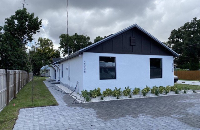 Private duplex with queen bed and pull out couch
