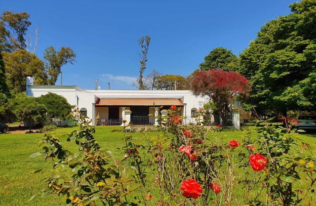 Private Estate with large gardens, pool, wifi and animal farms