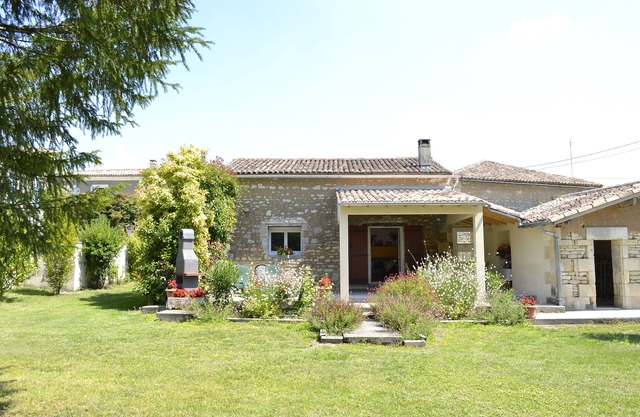 Private garden, swimming pool, picturesque village location, bank, bakery
