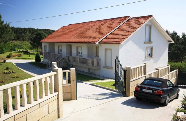 Private garden, beachfront, sea views