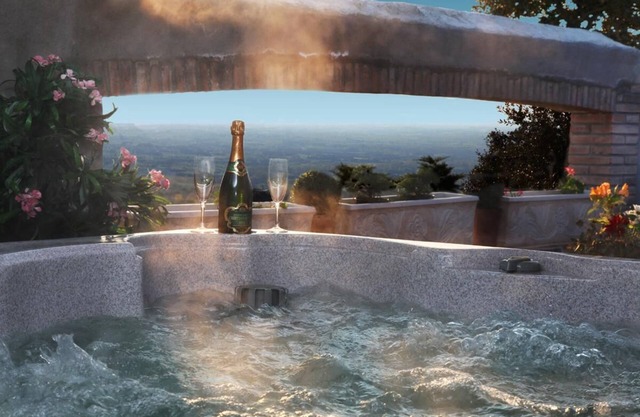 Private GITE in MAS CATALAN with JACUZZI. panoramic view MEDITERRANNEE/PYRENEES