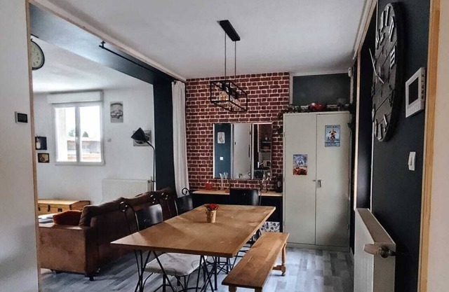 Private gite/vacation home with swimming pool private and secure parking.