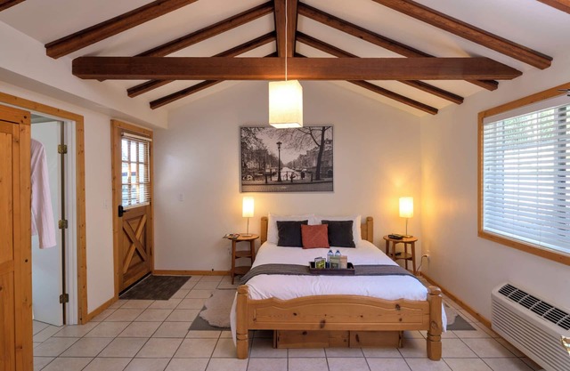 Private guest house in vineyard at Four Shadows Winery.