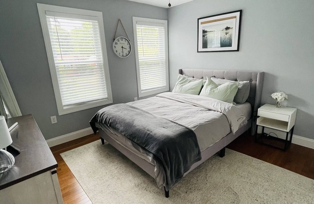 Private Guest Room/Bath - Historical Downtown RVA