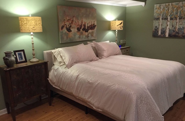 Private Guest Suite, Close To The Square And Campus