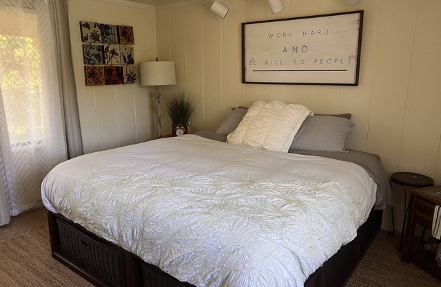 Private guesthouse, pet friendly, ADA, view, Avenue of the Giants,fast wifi